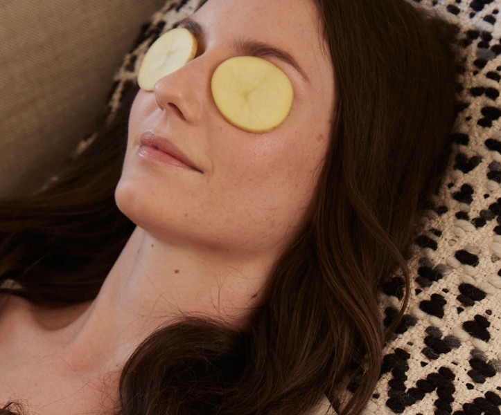 Reduce Eye puffiness with potatoes